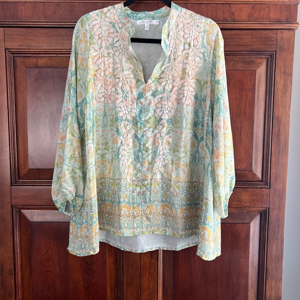 LOVE KYLA Tunic Top - Medium